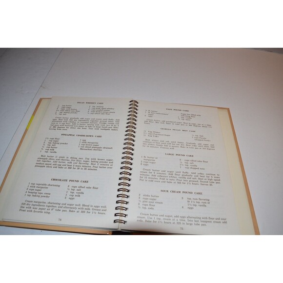 Famous Recipes Mrs Wilkes Boarding House Historic Savannah Cookbook HB Spiral - Picture 10 of 12